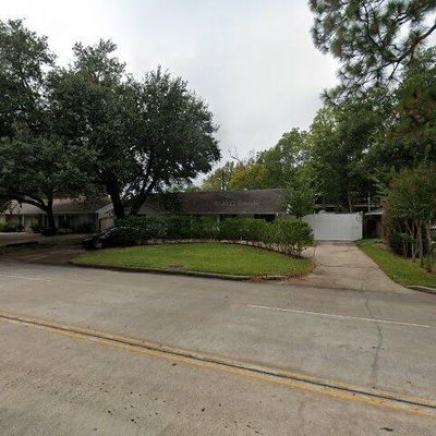 1820 Chimney Rock Rd, Houston, TX 77056