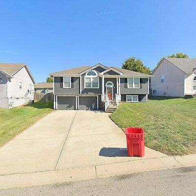 1821 N Ashley Dr, Independence, MO 64058