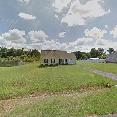 1558 Ella Ln, Stem, NC 27581