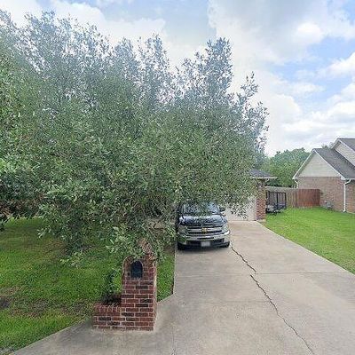 1612 Laurel St, Taylor, TX 76574