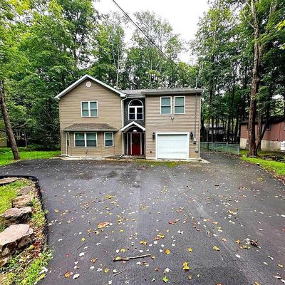 200 Wyomissing Dr, Pocono Lake, PA 18347