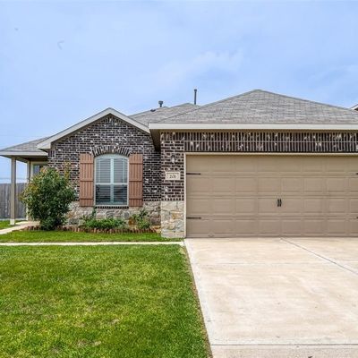 201 White Wing Ln, Sealy, TX 77474