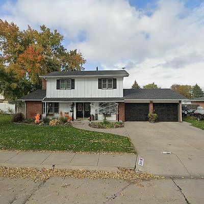 2011 W Philip Ave, North Platte, NE 69101