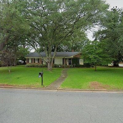 2019 Robinhood Rd, Albany, GA 31707