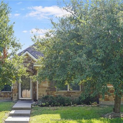 2037 Autumn Lake Dr, Bryan, TX 77807