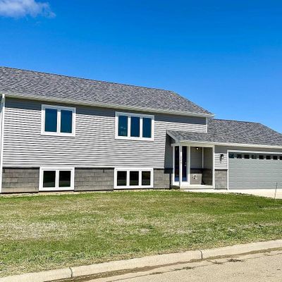 205 Parkview Ave, Shullsburg, WI 53586