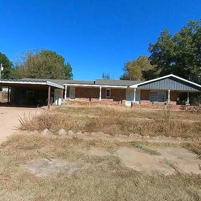 209 E Pine Ave, Sayre, OK 73662