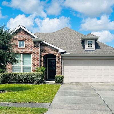 210 Brookwood Park Ln, Dickinson, TX 77539