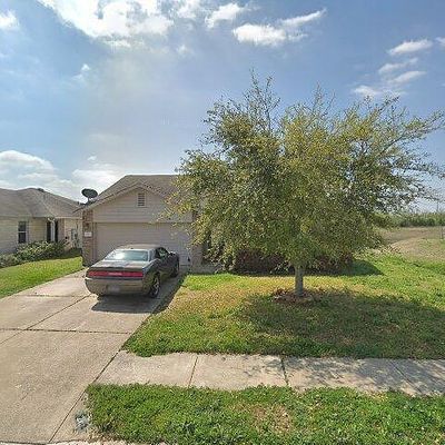 211 Sylvan St, Hutto, TX 78634