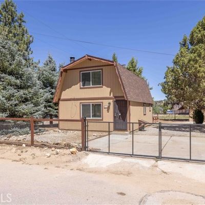 2127 7 Th Ln, Big Bear City, CA 92314