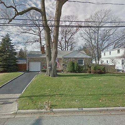 2138 Willow St, Wantagh, NY 11793