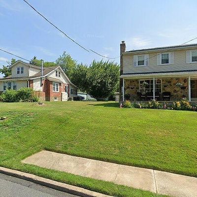 215 Green St #A, Holmes, PA 19043