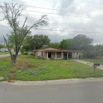 218 Graham Rd, Kenedy, TX 78119