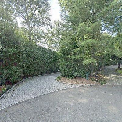 19 Powder Hill Rd, Saddle River, NJ 07458