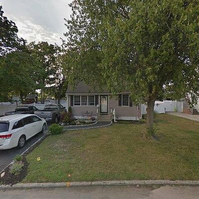 19 Wantagh Ave, East Islip, NY 11730