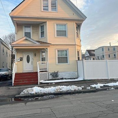 196 Boxford St, Lawrence, MA 01843