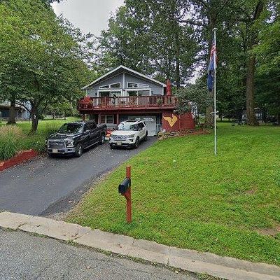 2 Squire Ln, High Bridge, NJ 08829