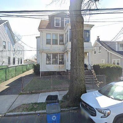 24 Bayview Ave, Newark, NJ 07112