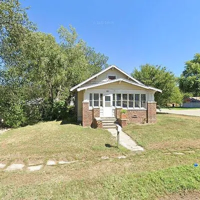 242 S Brown Ave, Minden, NE 68959