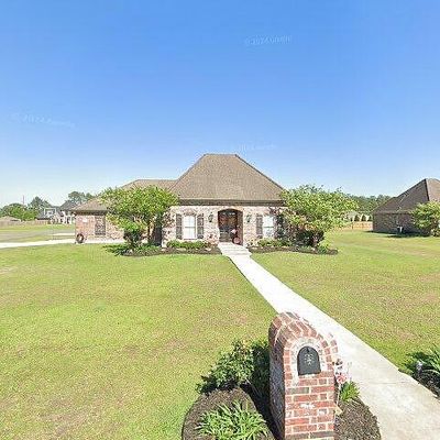 2432 Regena Dr, Lake Charles, LA 70611