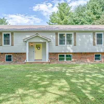 2460 Candyland Cir, Cookeville, TN 38506