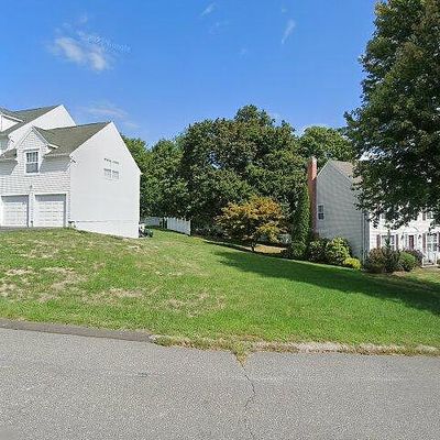 25 Commodore Cmns, Derby, CT 06418