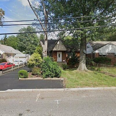 25 Farview Ter, Paramus, NJ 07652