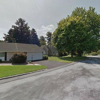 25 Eastland Cir, Waynesboro, PA 17268