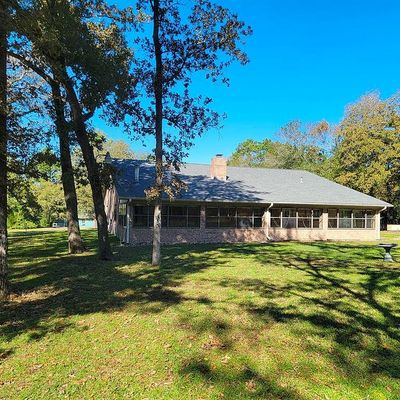 25 Horseshoe Lake Dr E, Huntsville, TX 77320