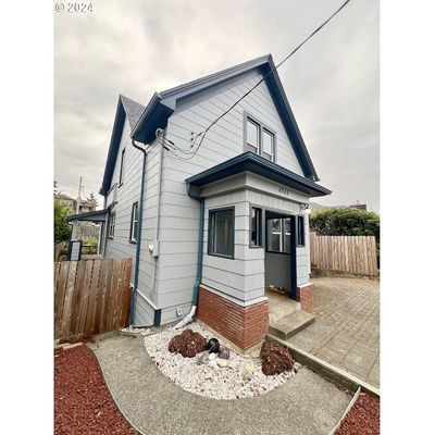 2563 Sheridan Ave, North Bend, OR 97459