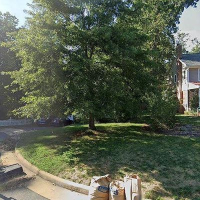 2612 Jeanne St, Falls Church, VA 22046