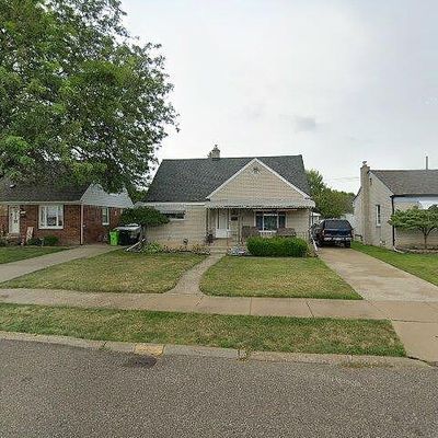 26200 Barbara St, Roseville, MI 48066