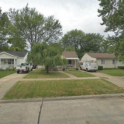 26341 Brettonwoods St, Madison Heights, MI 48071