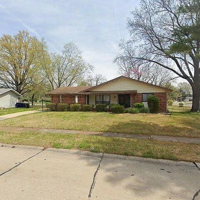 2685 Cheshire Dr, Florissant, MO 63033