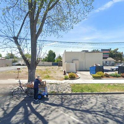 221 Hawkins St, Hollister, CA 95023