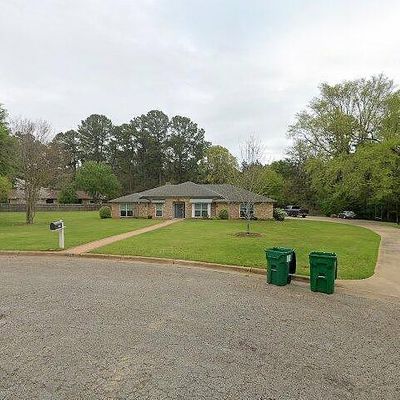 2216 Mitzie Ln, Palestine, TX 75803