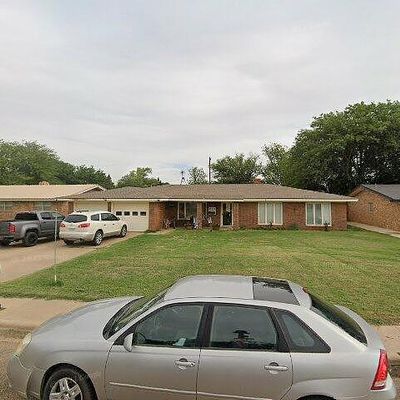 223 Redwood Ln, Levelland, TX 79336