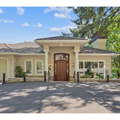 2240 Summit Ct, Lake Oswego, OR 97034