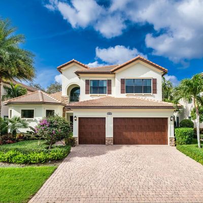 225 Gardenia Isle Dr, Palm Beach Gardens, FL 33418