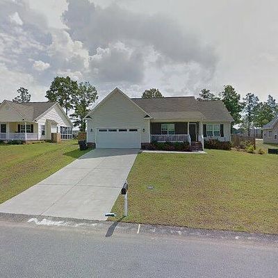 225 Mecklenburg Dr, Raeford, NC 28376