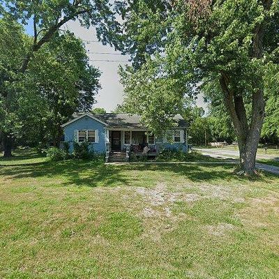 227 E Donnewald St, Worden, IL 62097