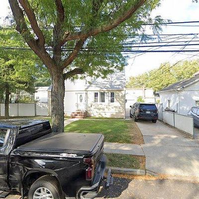 229 Burgher Ave, Staten Island, NY 10305