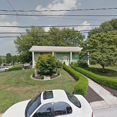 231 Longfellow Dr, Lancaster, PA 17602