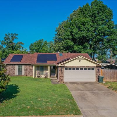 233 E Village Dr, Fayetteville, AR 72703