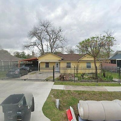 233 Soren Ln, Houston, TX 77076