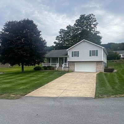 236 Bonnie Ln, Hollidaysburg, PA 16648