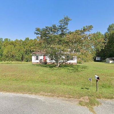 29469 Hunters Point Rd, Courtland, VA 23837