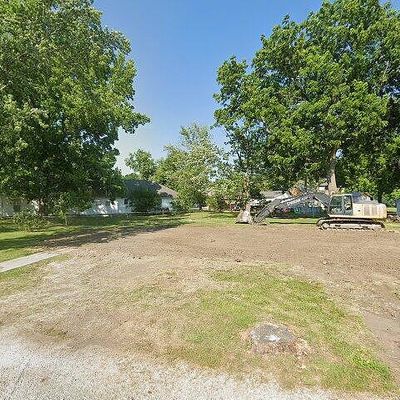 300 N West St, Raymond, IL 62560