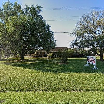 3013 Patoutville Rd, Jeanerette, LA 70544