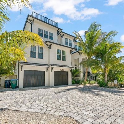 3015 Avenue E, Holmes Beach, FL 34217